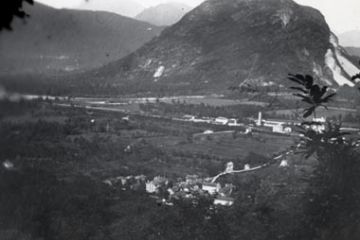 Vista da Casale Corte Cerro nei primi anni del 1900