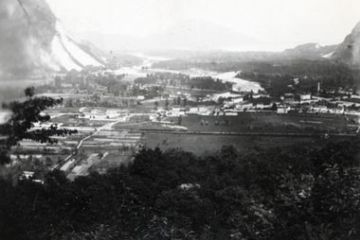 Vista da Casale Corte Cerro nei primi anni del 1900
