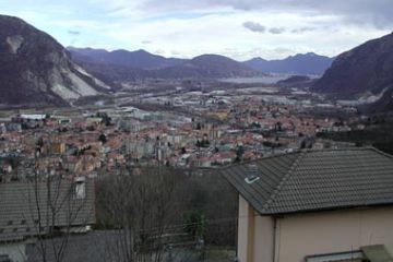 Vista da Casale Corte Cerro nel 2005