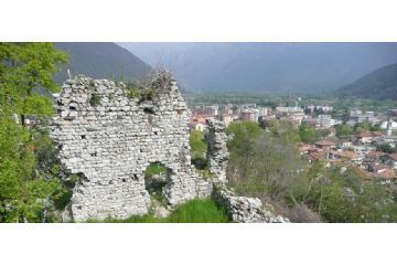 Castello del Motto con scorcio di Gravellona Toce